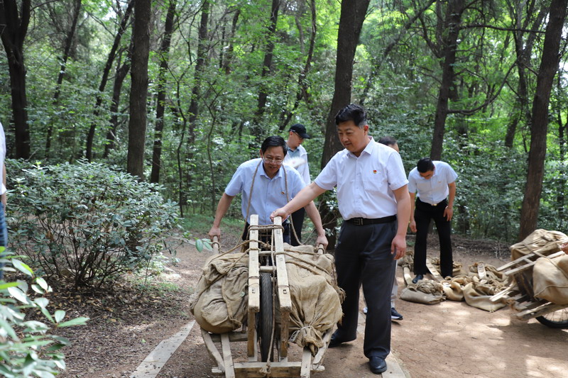 紅色研學(xué)——江蘇開放大學(xué)黨委常委、副校長(zhǎng)張益彬來(lái)徐開展紅色文化調(diào)研